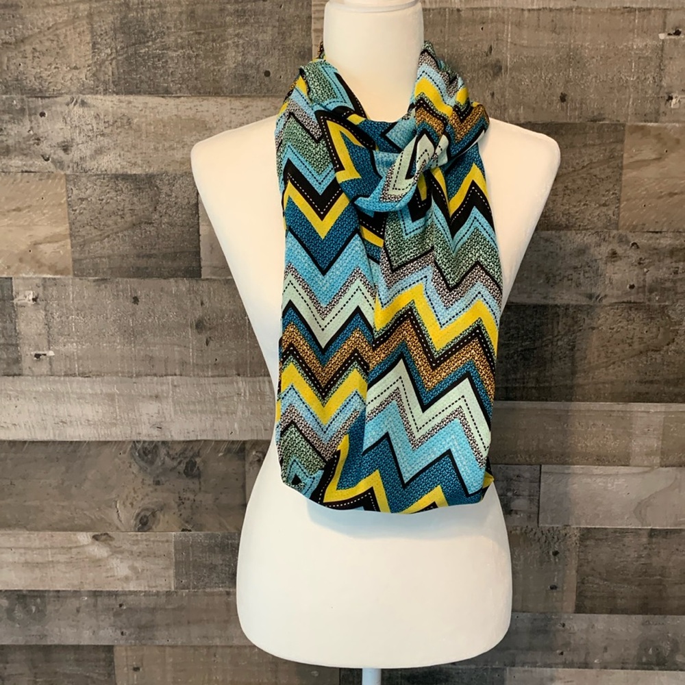 Chevron Infinity Scarf - Picture 14 of 16